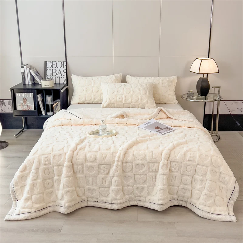 Heart Pattern Plush Blanket 4