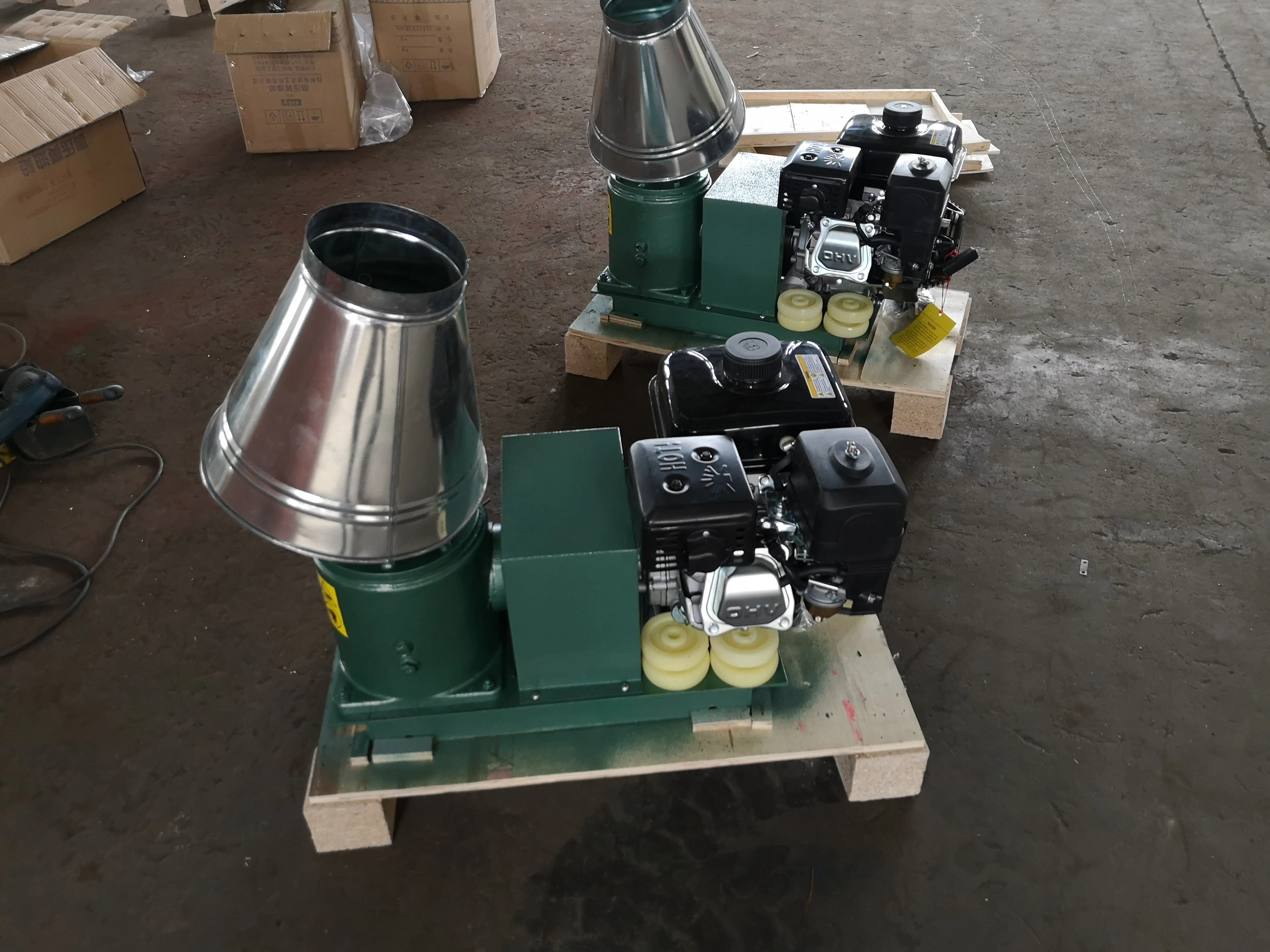 KL150 KL150A 7.5 HP Gas Gasoline Biomass Pellet Mill Machine 6 mm Die Hole To Door
