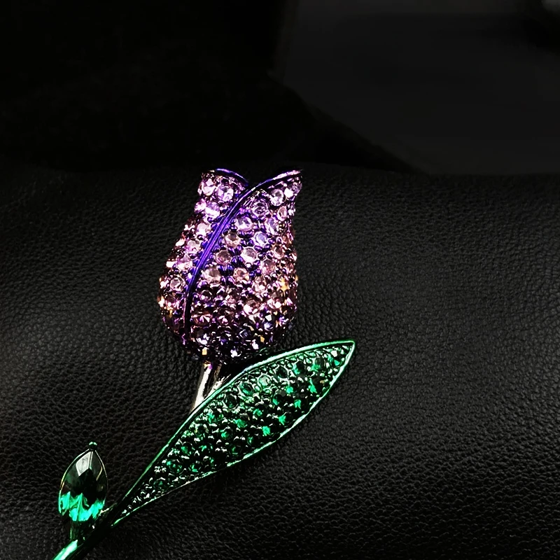 Exquisite Tulip Flower Brooch Corsage Coat Neckline Pin Cardigan Buckle Men Women Fashion Badge Clothes Accessories Jewelry 521