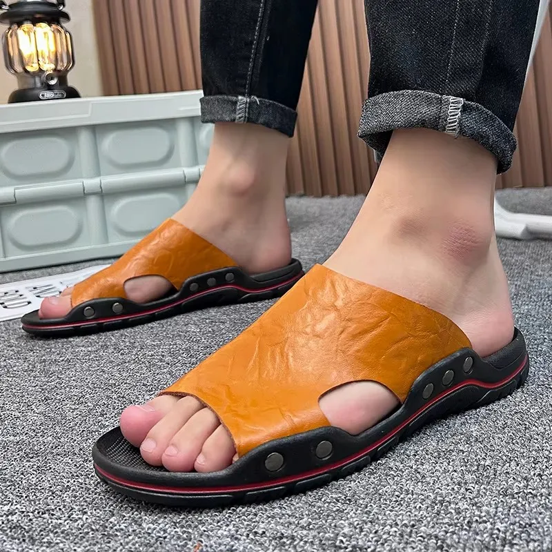 Men's Retro Exterior Slippers with Fashionable and Trendy Design Slip Resistant and Lightweight Sole Durable Rubber Soled Shoes soft slippers,men shoes