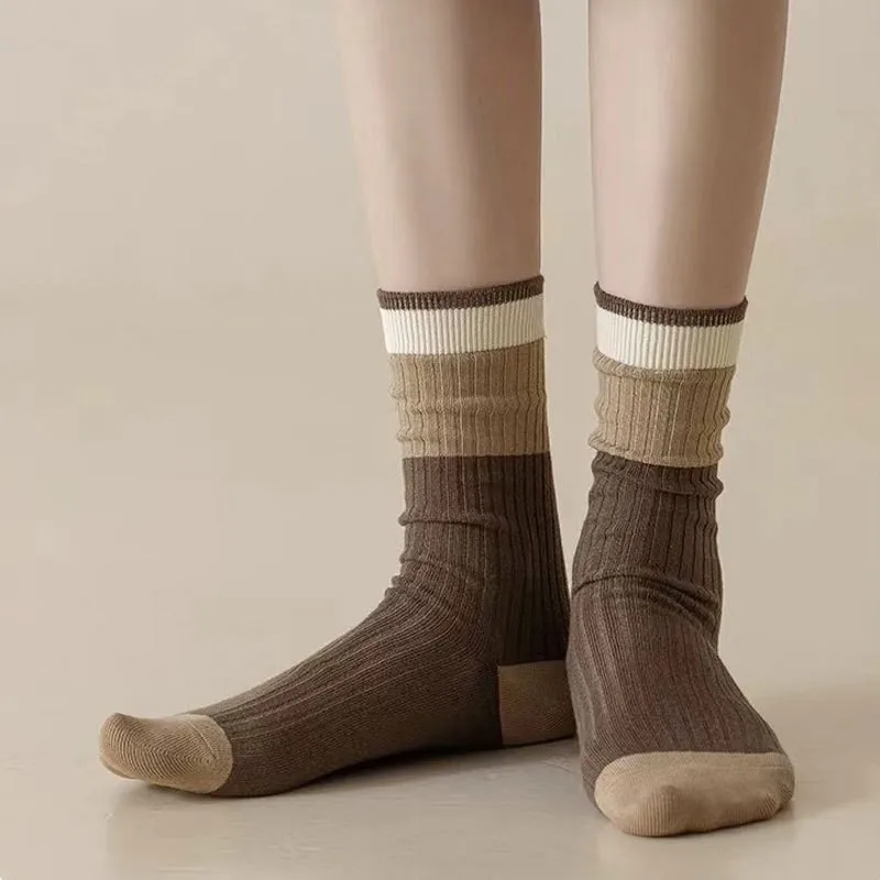 5 Pairs of Solid Color Women's Casual Autumn Socks - Medium Length