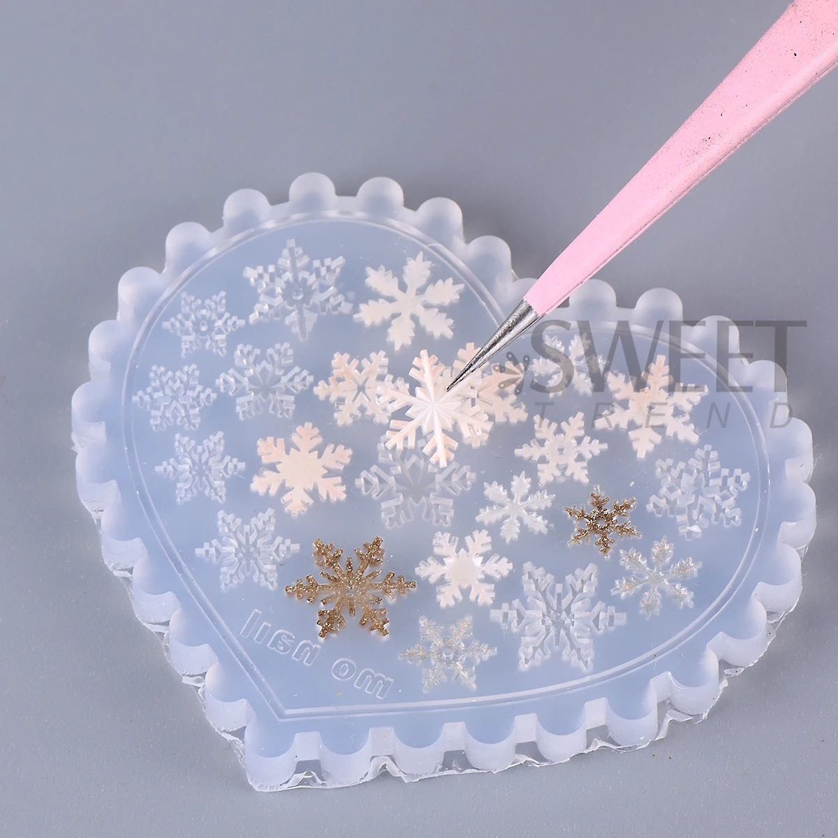 5D Winter Snowflake Nail Art Silicone Mold Embossed Christmas Snowflakes Balloon Mold Templates Carving Stencil Accessories Tool