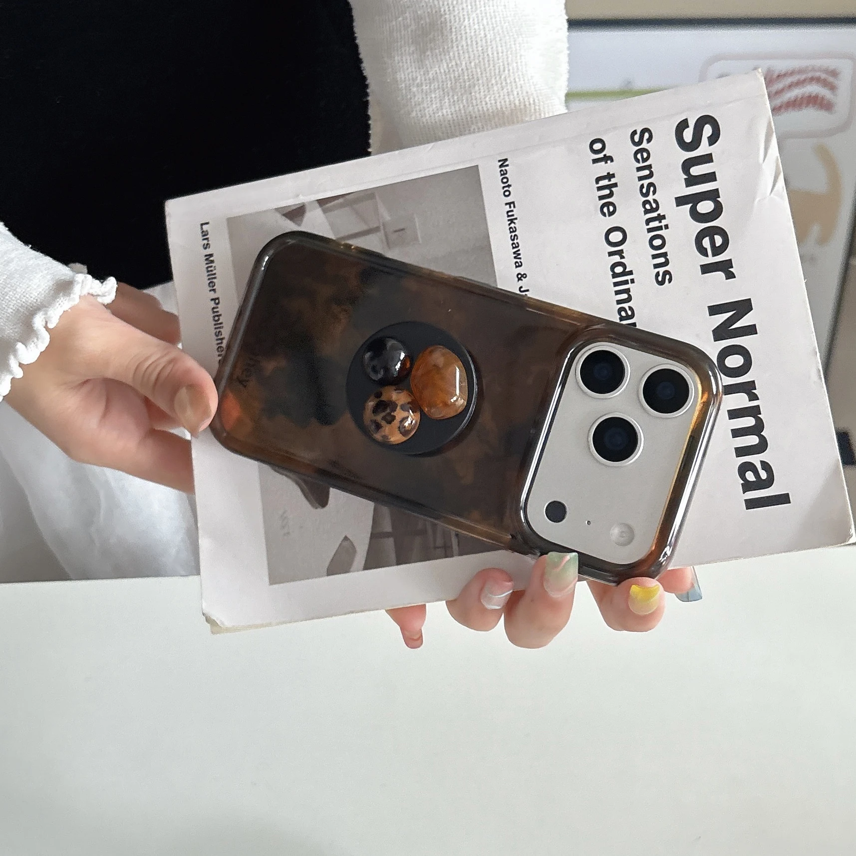 Korean Vintage Amber Leopard Print 3D Gemstone Stand Phone Case