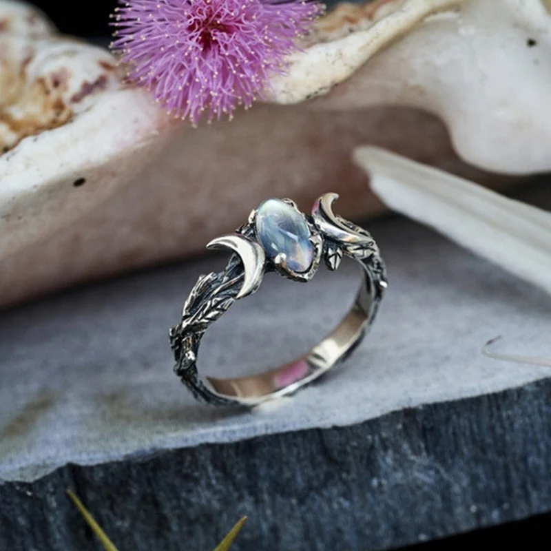 Retro Ethnic Style Moonstone Ring for Woman Bohemian Retro Crescent Ring Simple Female Engagement Jewelry Wedding crystal rings engagement rings bohemian rings stone rings fashion rings wedding rings fashion ring finger rings
