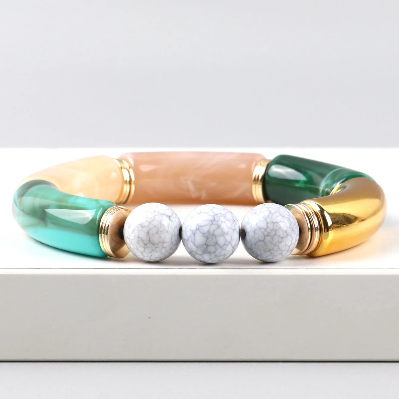 WOWORAMA Acrylhars Armband voor Vrouwen Brede Dikke Statement Bangle