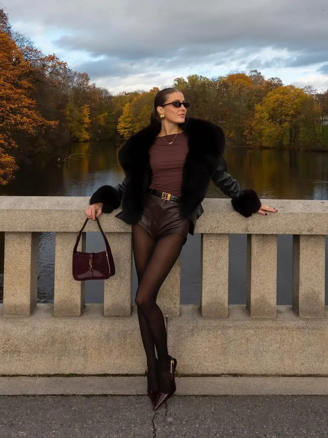 Black Fur Collar Leather Jacket Women Chic Solid Full Sleeves Waist Cinching V-neck Short Coat 2026 Lady High Street Outerwear