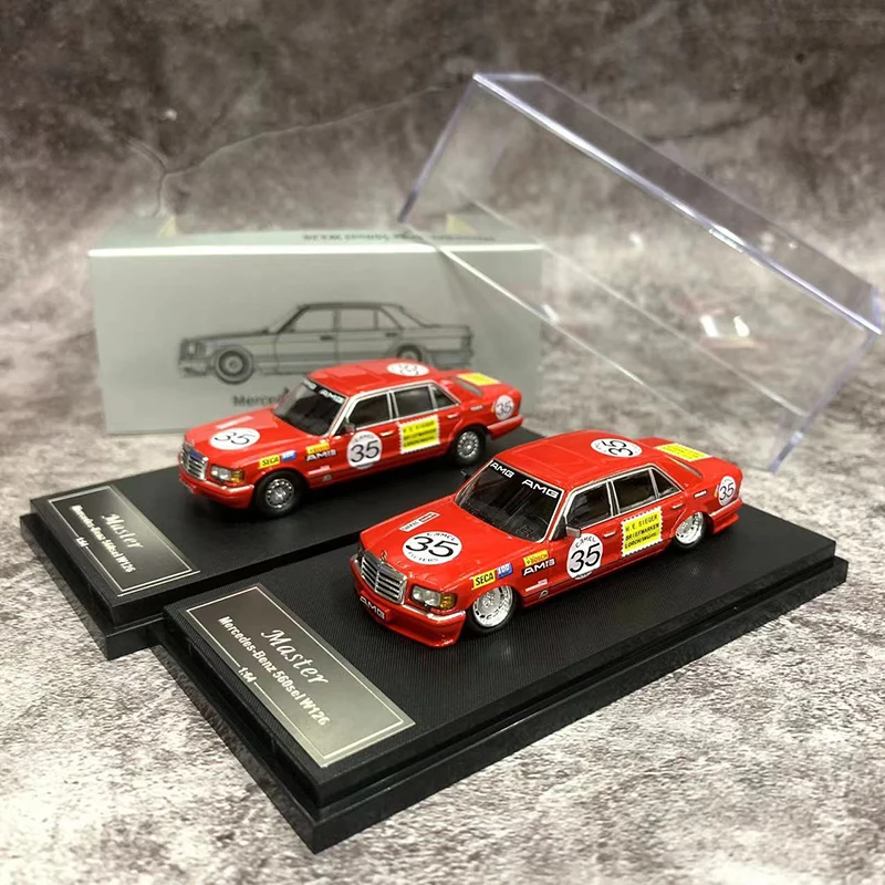 

Master 1:64 Model Car 560SEL W126 Alloy Die-Cast Vehicle-Red Pig 2 Versions