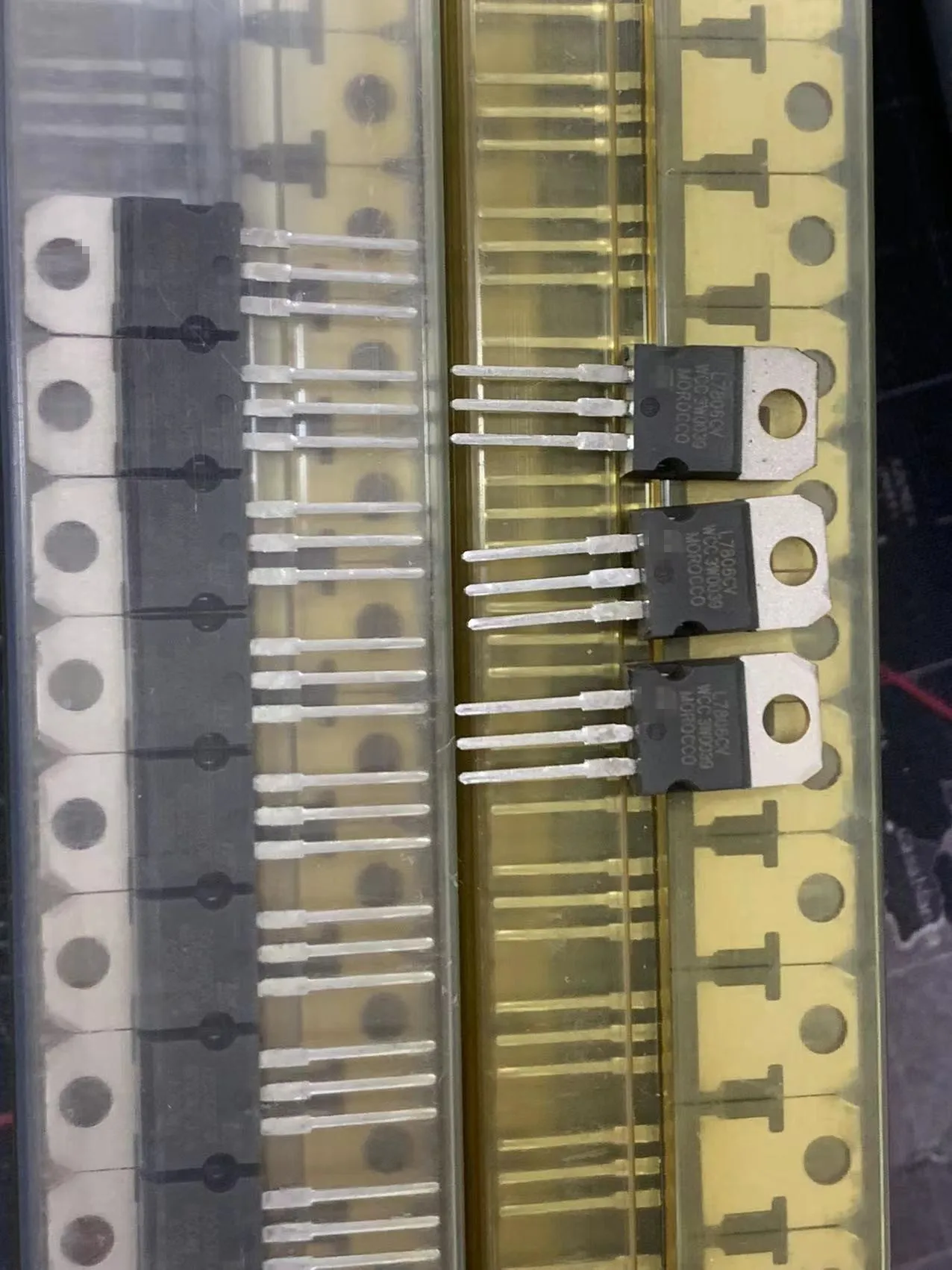 

L7806CV (5 шт.) оригинальный и точечный инвентарь