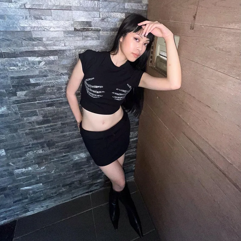 

Summer New 2023 Round Neck Pullover Short Sleeve Magic Claw Hot Shiny Drilling Navel Women's Top God's Favorite T-Shirt