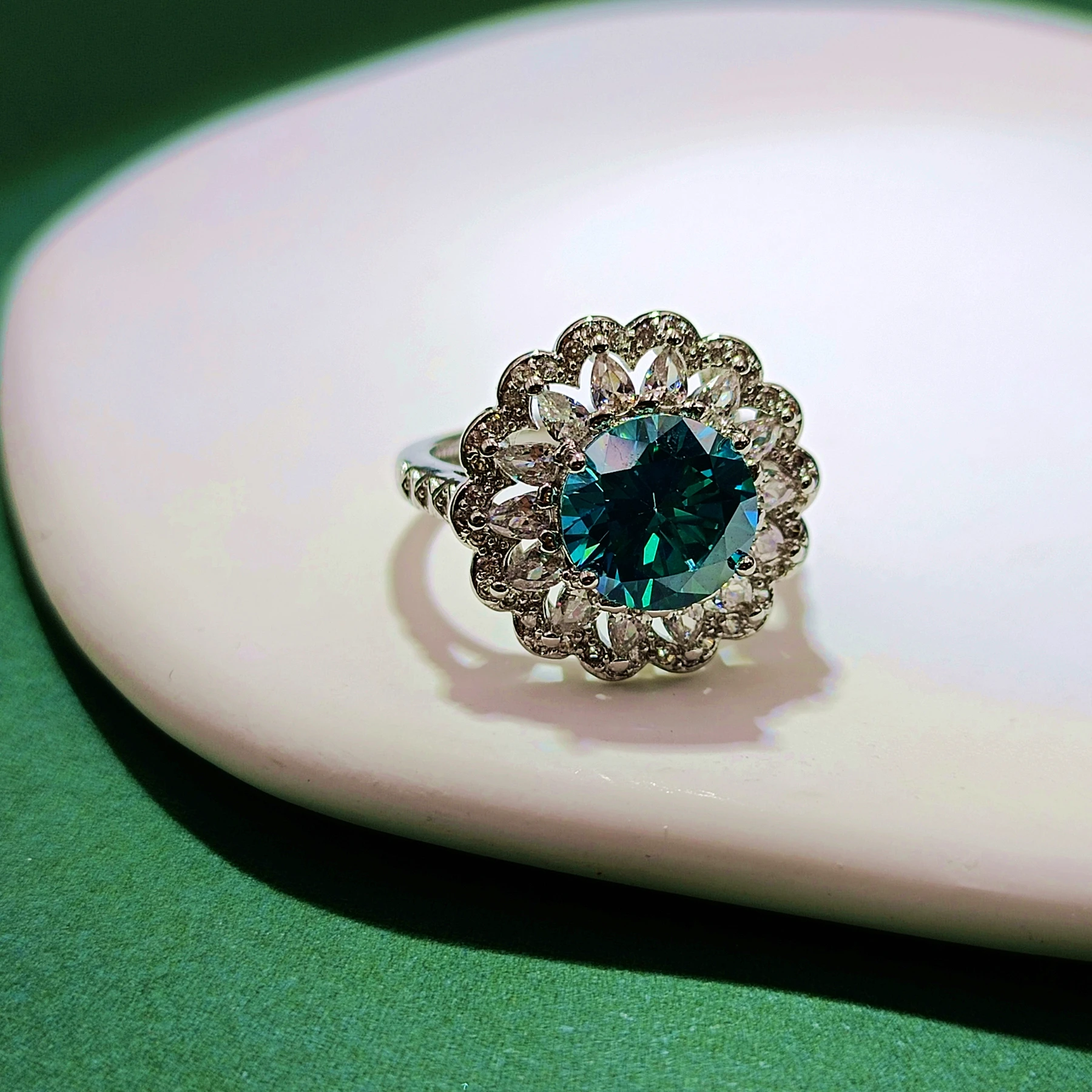 20th Century Stylish Electric Color Blue Zircon Round Cluster Rings