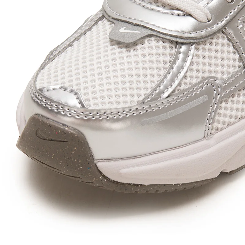 أحذية نايك النسائية V2K Run أحذية رياضية عصرية للأ...