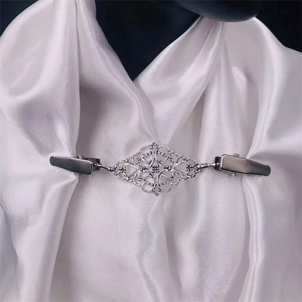 1 pcs Women Dress Decor Retro Fashion Alloy Material Cardigan Clamps for Fabric Clothing Clip Fasteners
