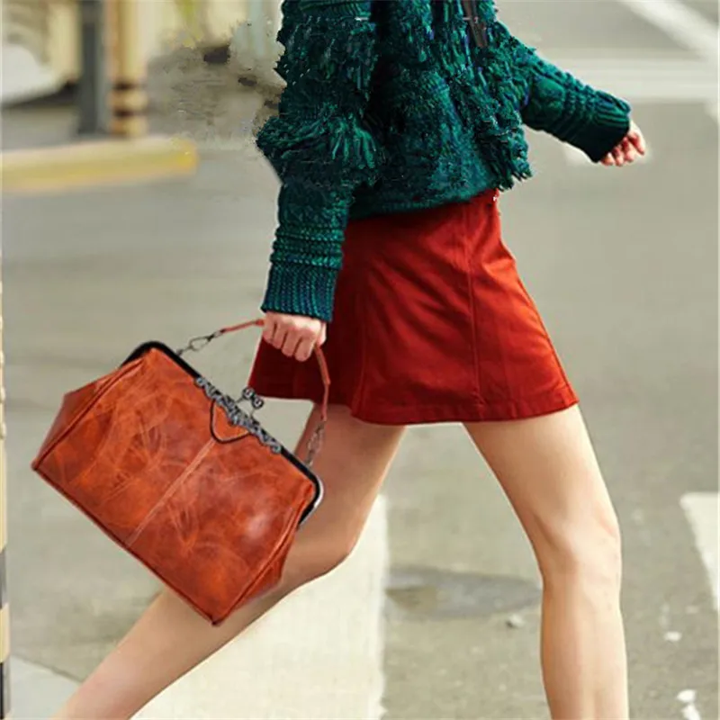Classic Retro Design Women's Crossbody Bags for Women Leather Handbag Shoulder Bag with Clip, Fashion Thickened Vintage Tote Bag