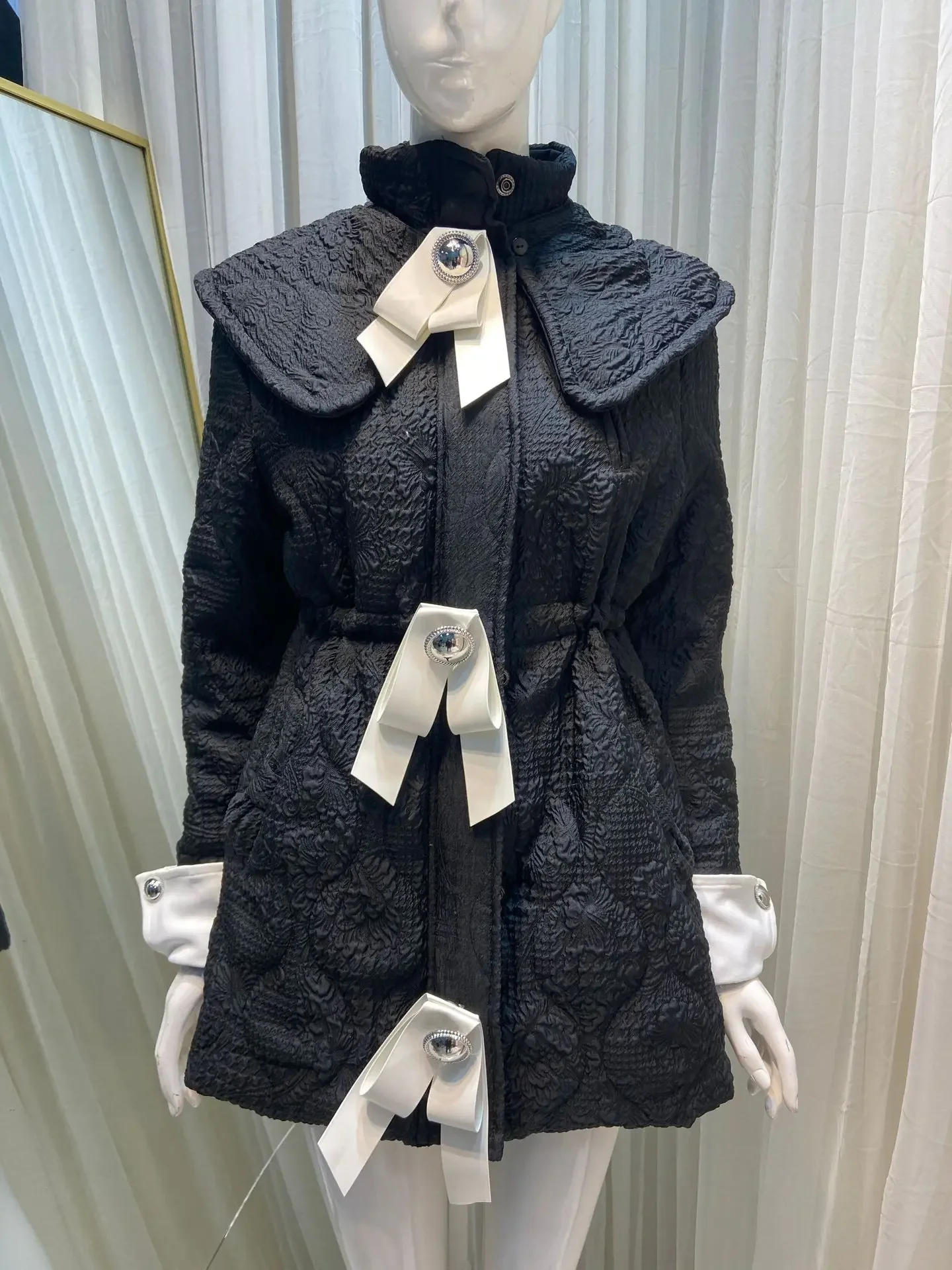 Bowknot Elegant Warm Short Cotton Coat Women 2023 Autumn Winter New Stand Collar Black White Contrast Color Warm Parkas Female