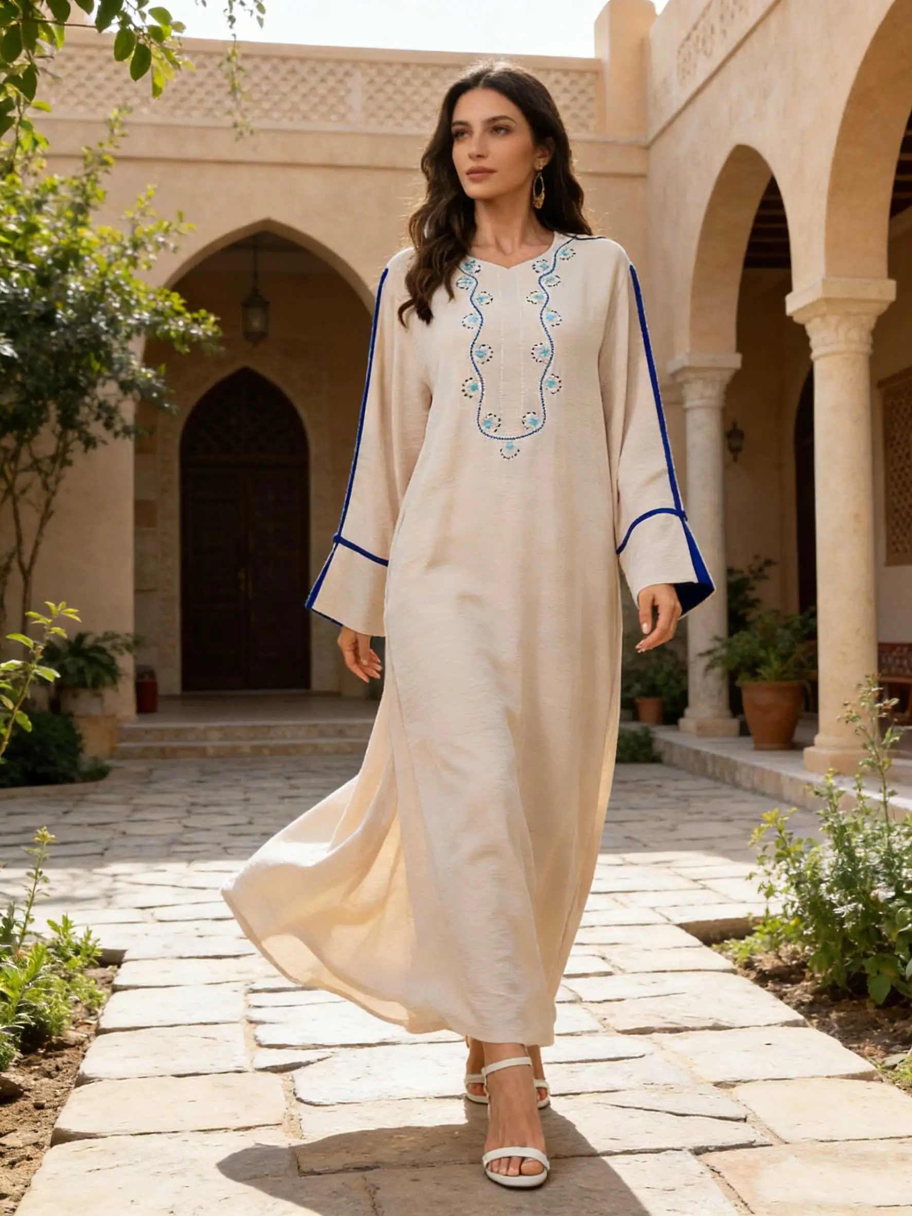 عباية بيج مع تطريز أزرق وأكمام جرس متباينة للنساء قفطان مغربي إسلامي جلابية دبي العربية