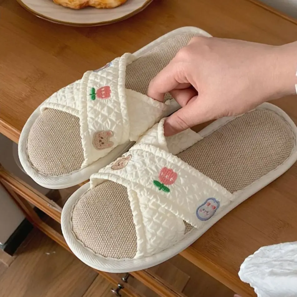 Yasuk Autumn Winter Fashion Women's Casual Sweet Soft Indoor And Outside Home Warm Slippers Non-Slip Lovely Flower