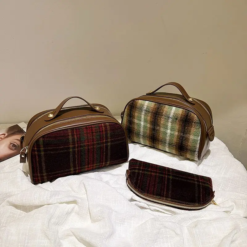 Makeup Organizer Bag for Women Large Capacity Portable Storage Bag for Autumn and Winter  Female Luxury Travel Toiletries Bag