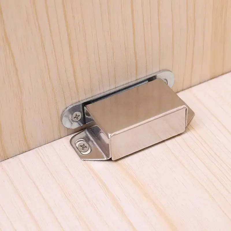 Black Door Magnetic Catch Cabinet Furniture Closet Catches Latch with Strong Magnetic Made of Stainless Steel 4 x Screws