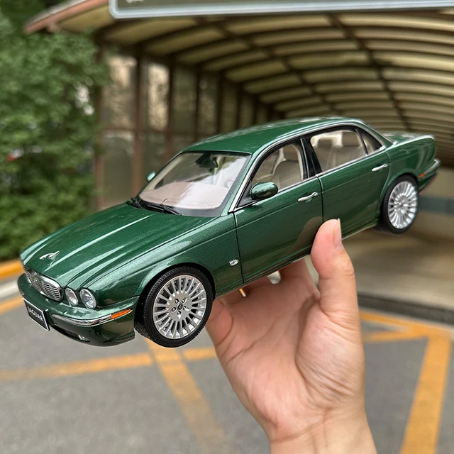 Almost Real AR 1/18 Jaguar XJ6 X350 Car models give gifts to