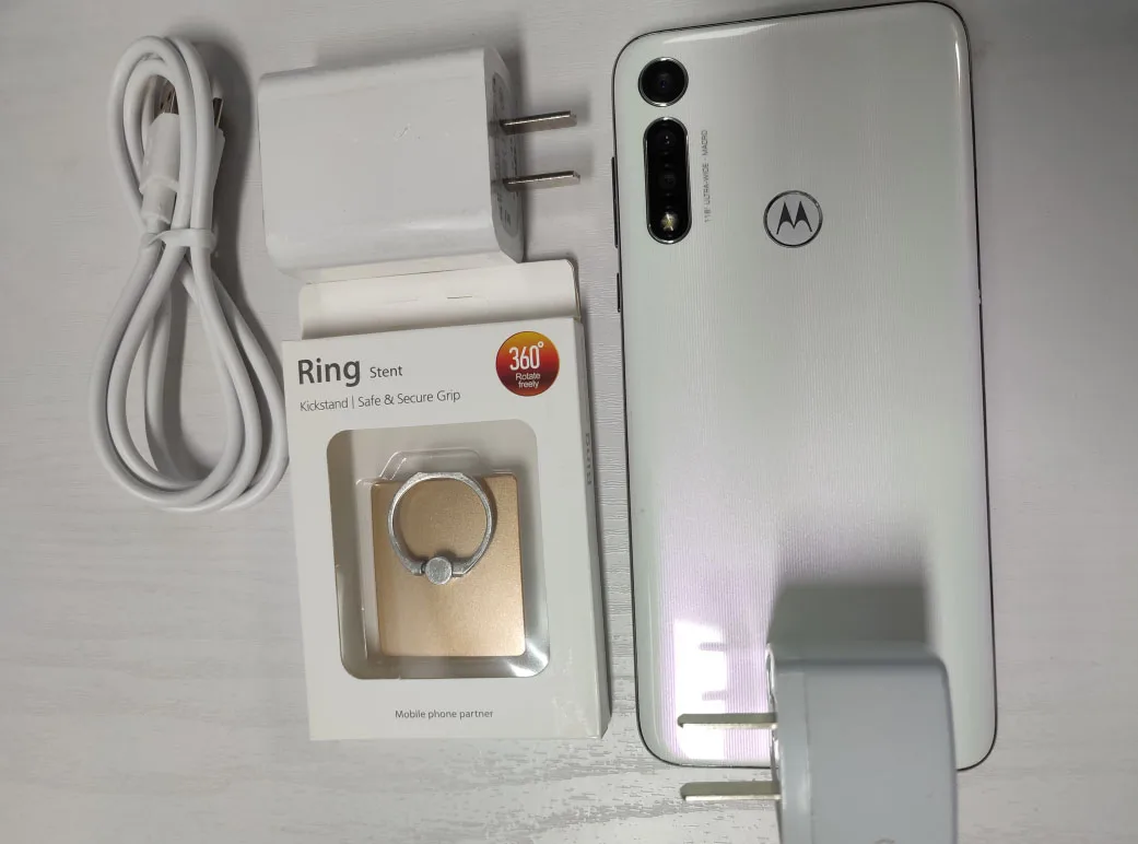 G fast Motorola Moto G8 Android 10 3G 32G  6.4" Qualcomm Snapdragon 665 Triple rear camera 4000 mAh Fast charge second hand iphone