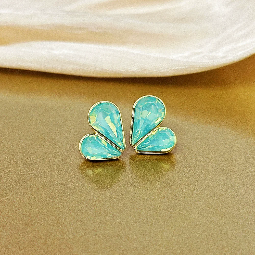 Gilrs Sweet Cute Heart Stud Earrings for Women Green Resin Small Earrings Wedding Party Elegant Jewelry Accessories Gifts