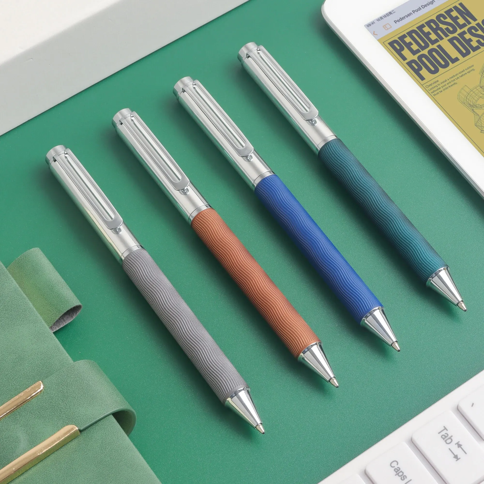 1PCPULeatherBallpointRollerballPenWritesSmoothlyWithBlackInk