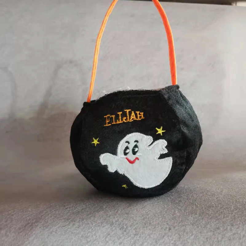 Todos los detalles del bolso viral con calabazas que da la vuelta