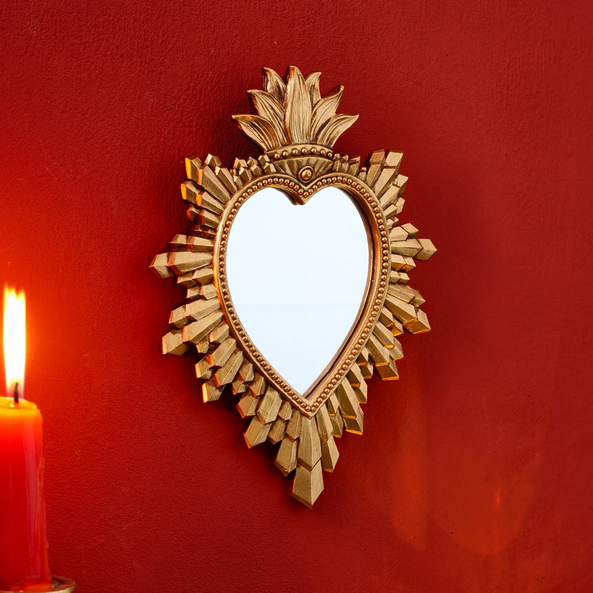 1PC, golden and black resin material flame Sacred Heart decorative pendant, suitable for religious wall decoration