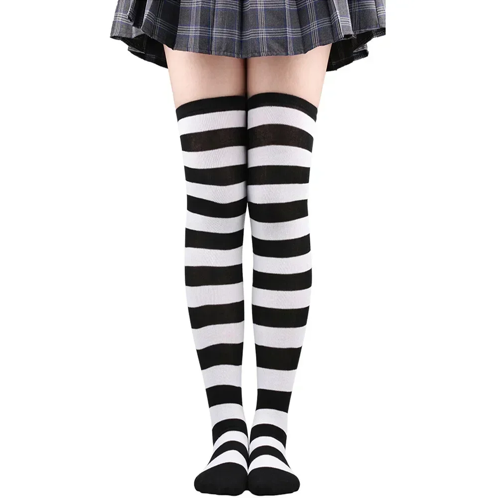 Black white wide 15