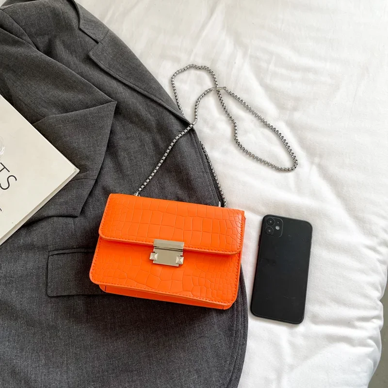 

Модная простая однотонная модная Женская Корейская серия маленькая квадратная сумка через плечо с цепочкой