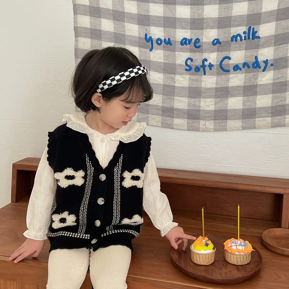 Toddler Baby Girl Knitted Vest Coat Kids Flowers Embroidery V-neck Waistcoat New Fashion Girls Outwear Sleevveless Cardigan