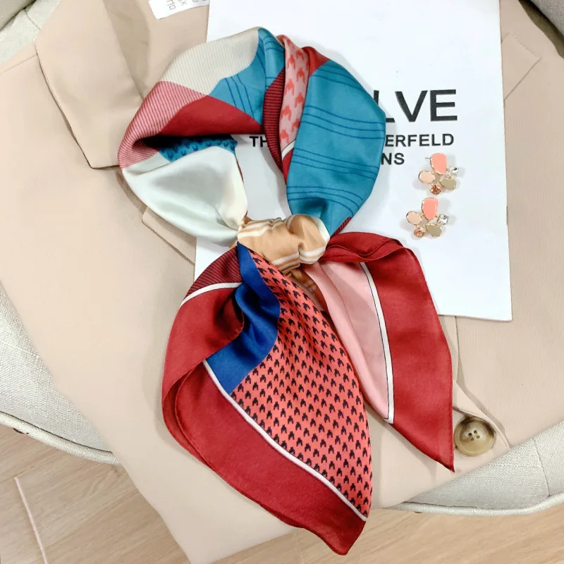 

Fashion Sunscreen Small Headcloth 2022 Print Square Scarves Female Popular Travel Silk Scarf Four Seasons 70X70CM Beach Kerchief