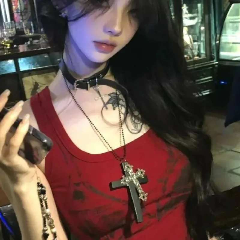 Y2K Wood Cross Black Drill Pendant Necklace for Women Men Fashion Vintage Cool Spicy Girls Hip Hop Necklace Party Jewelry Gifts 5