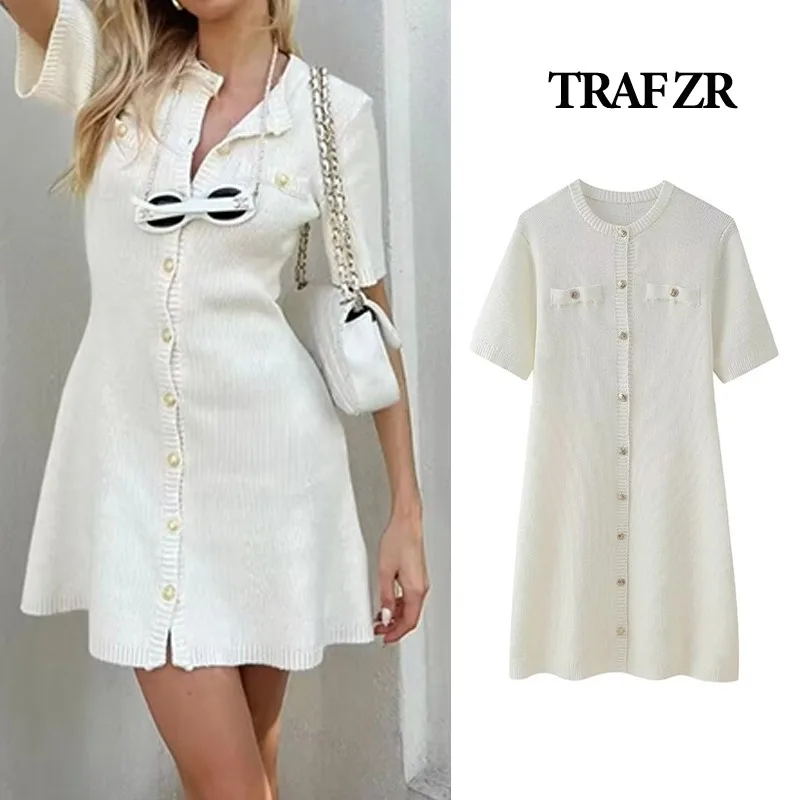 

Платье-мини женское трикотажное с круглым вырезом и короткими рукавами