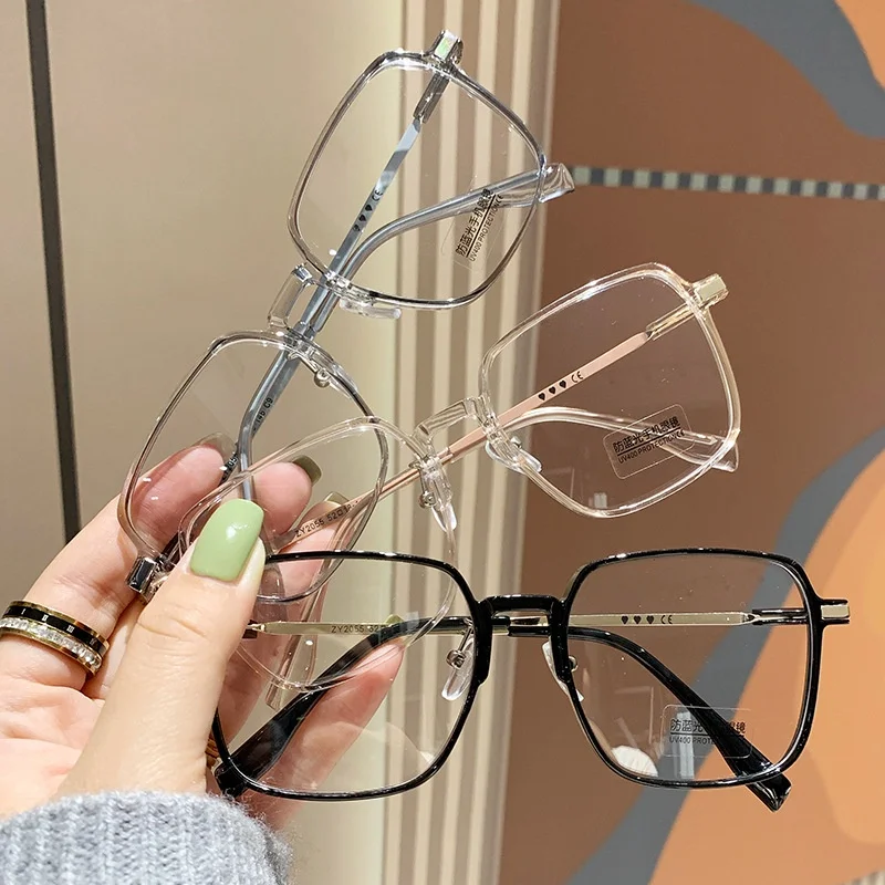 نظاره شفافه مربعه