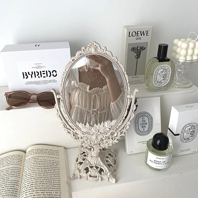 Miroir de maquillage de forme narvintage, miroir de maquillage de style européen, outil de maquillage de bureau à rotation à 360 °, décoration d'intérieur résistante 4