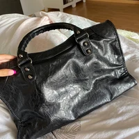 Fashionable Women's 2025 New Elegant Handbag Suitable for Commuting to Work