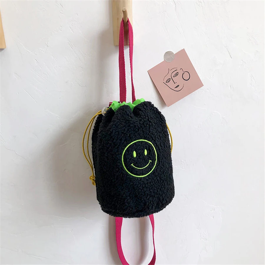 

Women Bucket Crossbody Bag Girls Winter Autumn Lamb Wool Shoulder Package Soft Lovely Smile Pattern Japanese Black White Brown