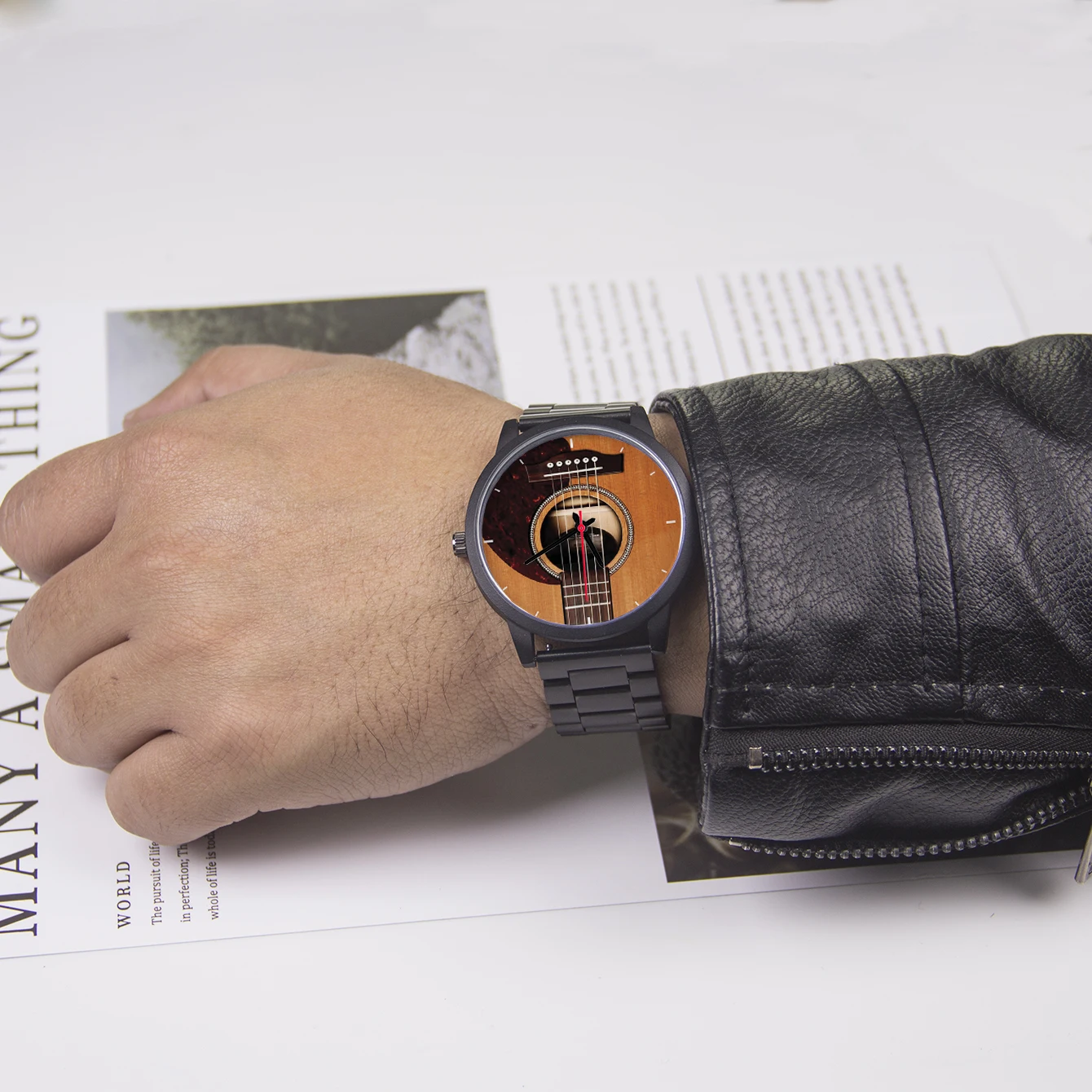 Orologio Da Parete In Legno Personalizzato Con Nome – Regalo Unico Per Musicisti, Chitarra E Note Musicali, Decorazione Casa (Made In Germany)
