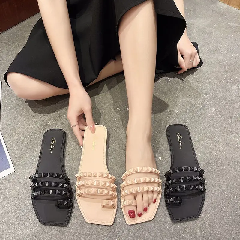 

Women Slippers Crystal Flat Rivets Chic Narrow Band Ladys Summer Retro Sandals PVC Square Toe Fashion Comfy 2023 Woman Sliders