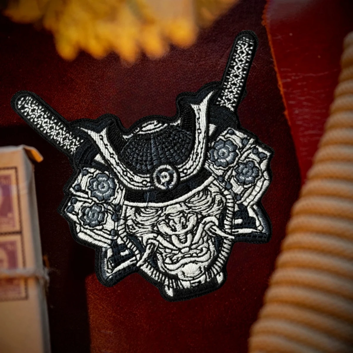Samurai-Patch, japanisches Helm-Rüstung, Moralabzeichen, bestickte Klett-Patches für Kleidung, Militär-Armee-Ausrüstung, Aufkleber