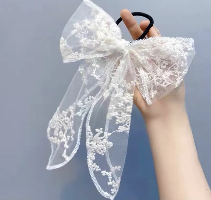 B-white hair ring