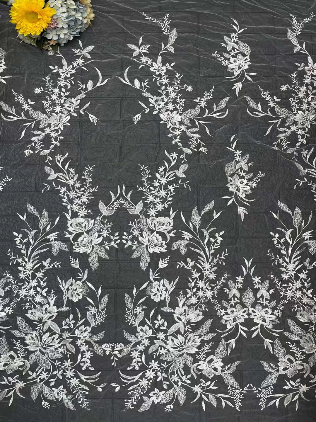 

Pretty Weddings Design Silk Line With Crystal Sequins Embroidery French Tulle Net African Fabric For Ladies's Evening Dresses