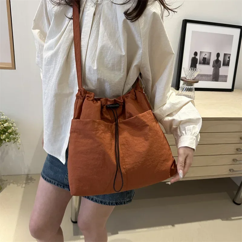 New Large Capacity Versatile Shoulder Bag for Women's Summer Popular Lightweight Shoulder Crossbody Bag Minimalist Tote Handbag
