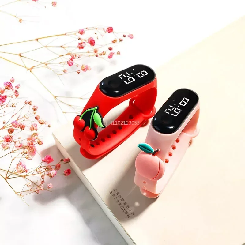 Fashion Children Electronic Watch Luminous LED Fruit Sports Bracelet Girls Boys Watches Electronic Silicone Wrist Watch for Kids 4