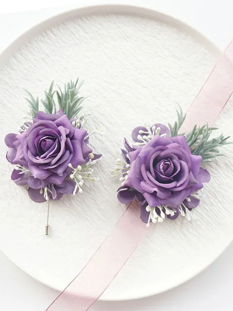 OUKEYI 2 stuks roze bloem pols Corsage Boutonniere Set, Boutonniere voor Mannen Bruiloft Witte Rose Corsage Pols Pols Corsage voor Bruiloft Party Prom Decoraties (Roze
