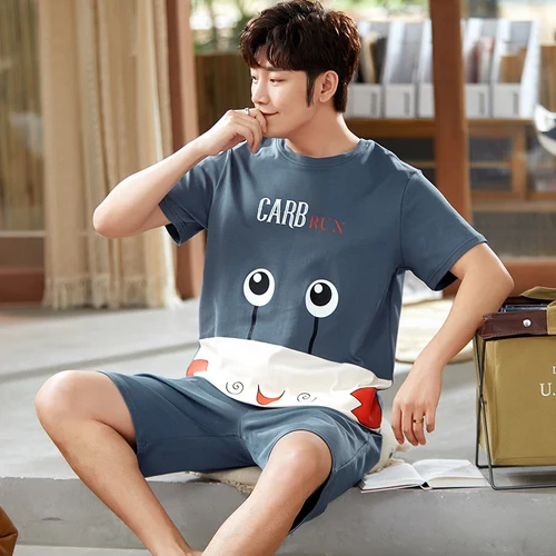 코튼 반바지와 반소매로 여름밤의 편안함을 즐기는 남성용 홈웨어 추천