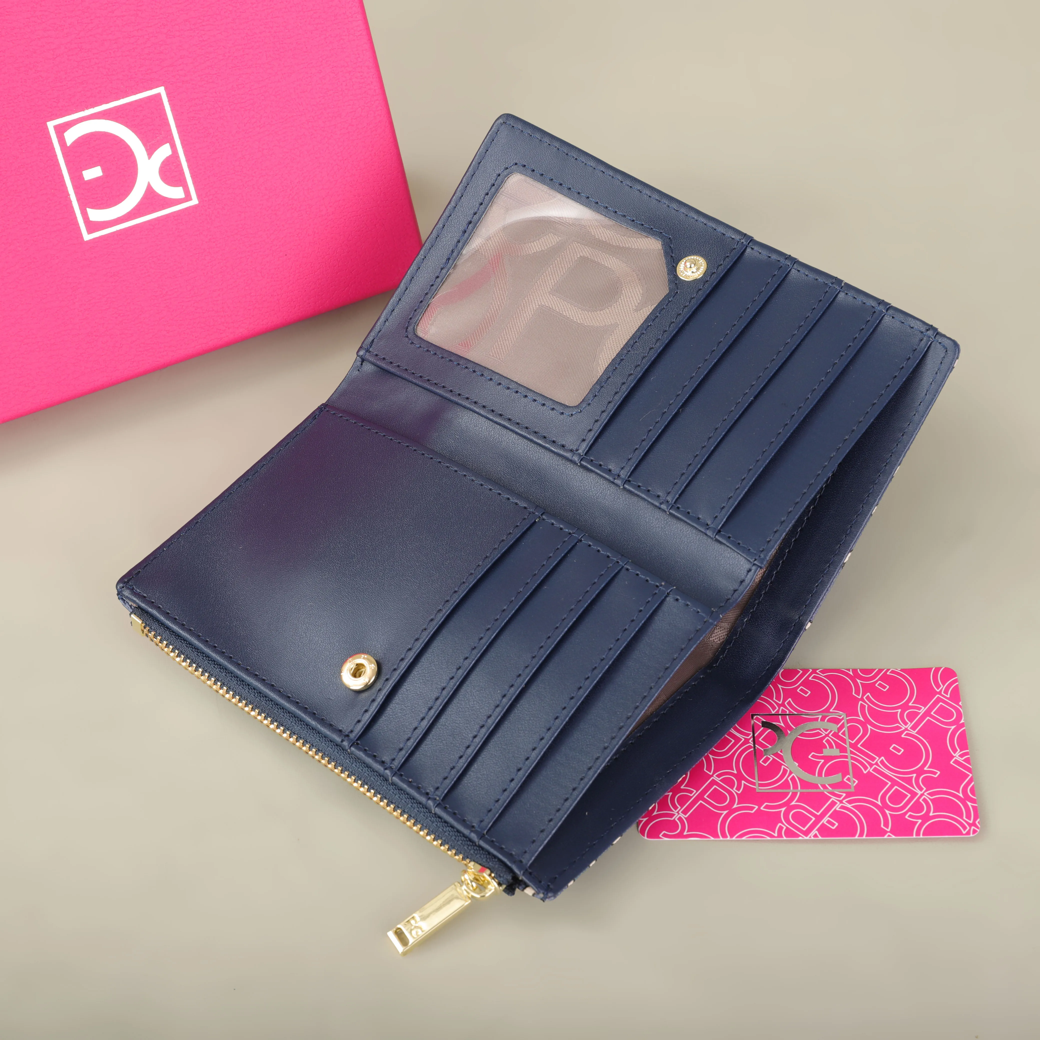 Side view of long zipper wallet