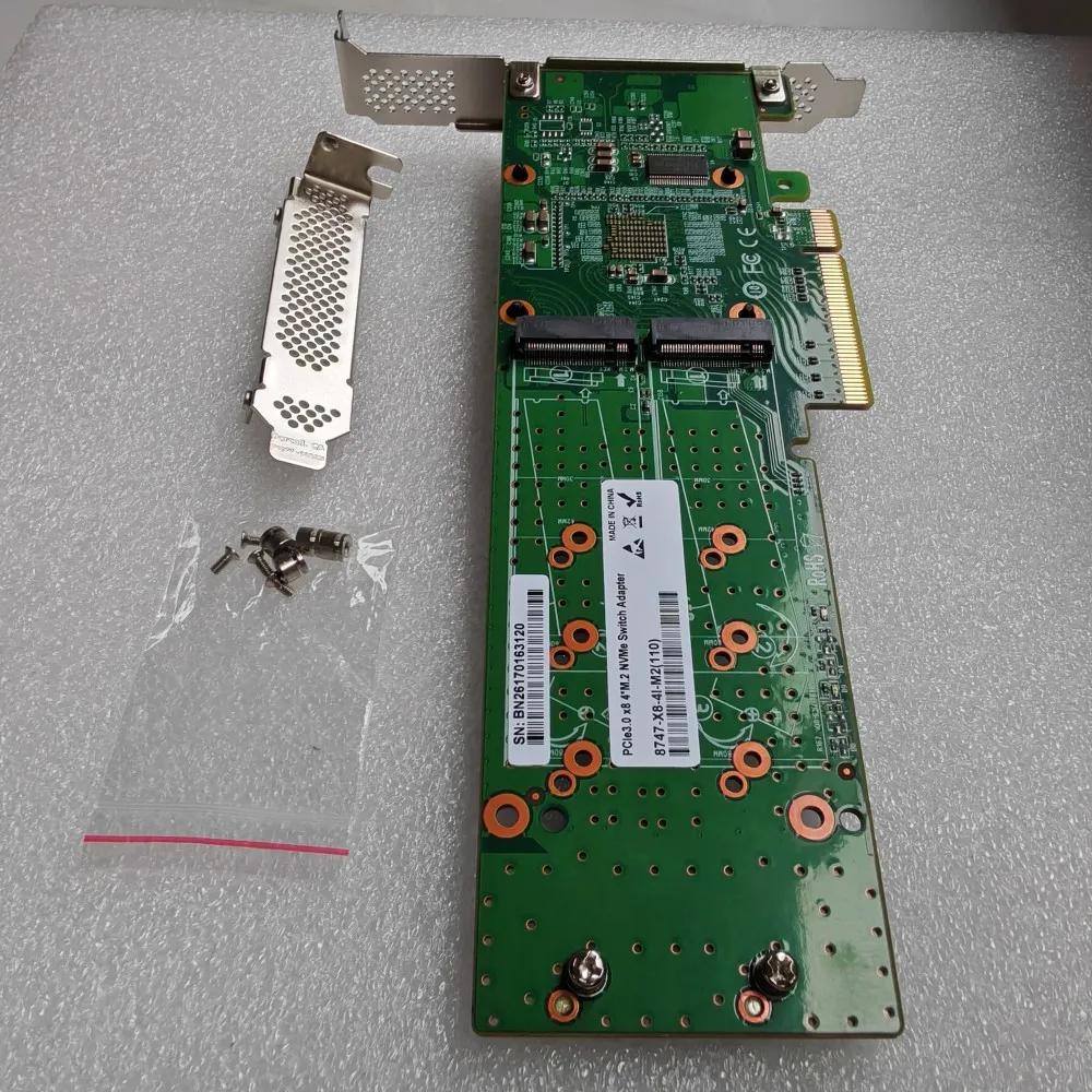 PLX8747 및 로우 프로파일 지원 기능을 갖춘 PCIe 3.0 x8 - 4x M.2 NVMe SSD 어댑터 카드