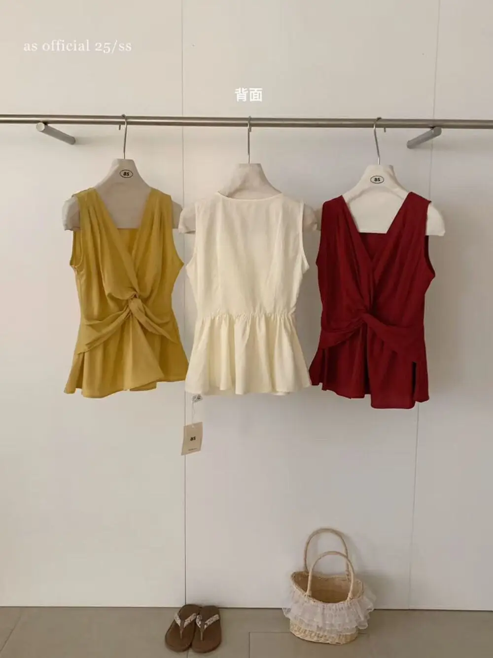 Designer Twist Knot V-neck Vest for Women 2025 Summer New Resort Style Niche Slim-fit Unique Sleeveless Top - view